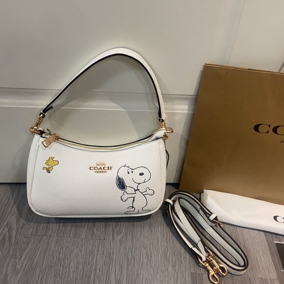 Coach X Peanuts Teri Shoulder Bag With Snoopy - Picture 1 of 8